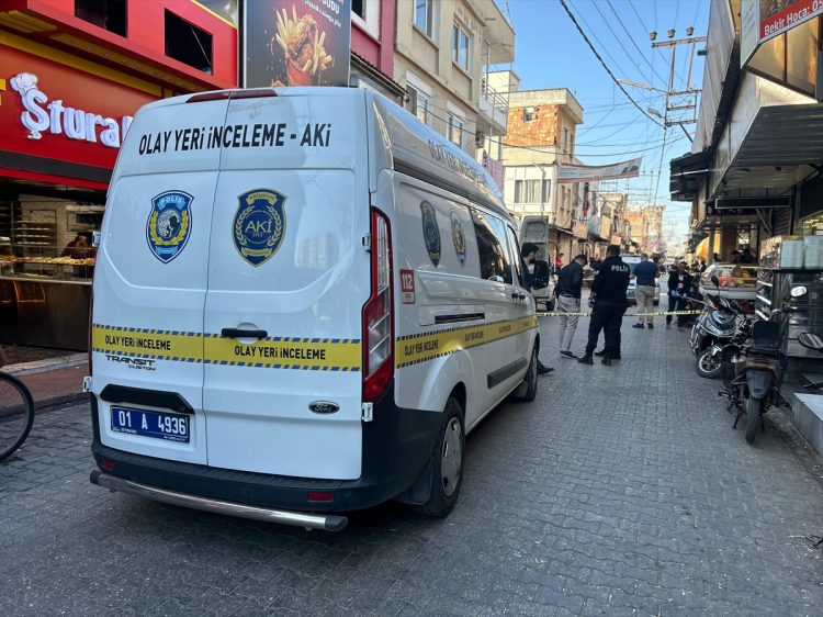 Adana'da ekmek dağıtımı sırasında silahlı saldırı 2 yaralı 3