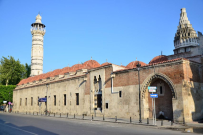 13 Kasım Çarşamba Mersin namaz vakitleri ne zaman? Sabah, öğle, ikindi, akşam, yatsı namazı saat kaçta?