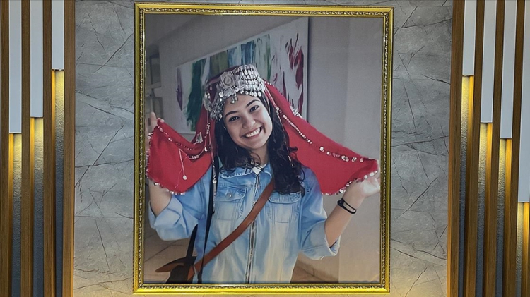 şenay aybüke yalçın