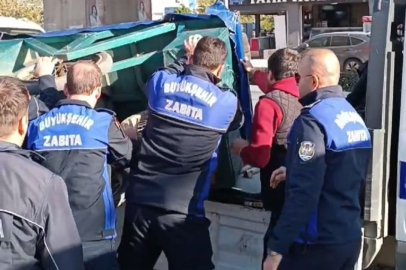 Büyükşehir ve Seyhan Zabıtası kaldırım işgalleri için operasyon düzenledi