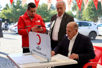 Yüreğir Belediyesi ve Türk Kızılay Adana Şubesi iş birliğiyle kan bağışı kampanyası gerçekleştirildi