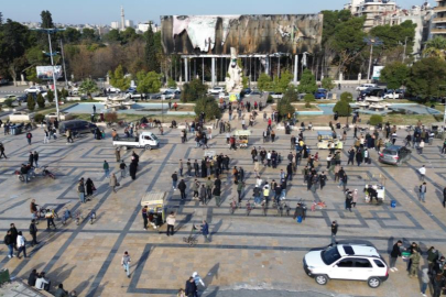 Halep'te günlük yaşam normalleşiyor, merkezde yoğun hareketlilik başladı