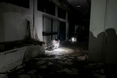 Suriye'deki Sednaya Hapishanesi'nde Esed Rejiminin işkence merkezi olan gizli bölmeler görüntülendi-İlkhaber Gazetesi-Son dakika Haberleri