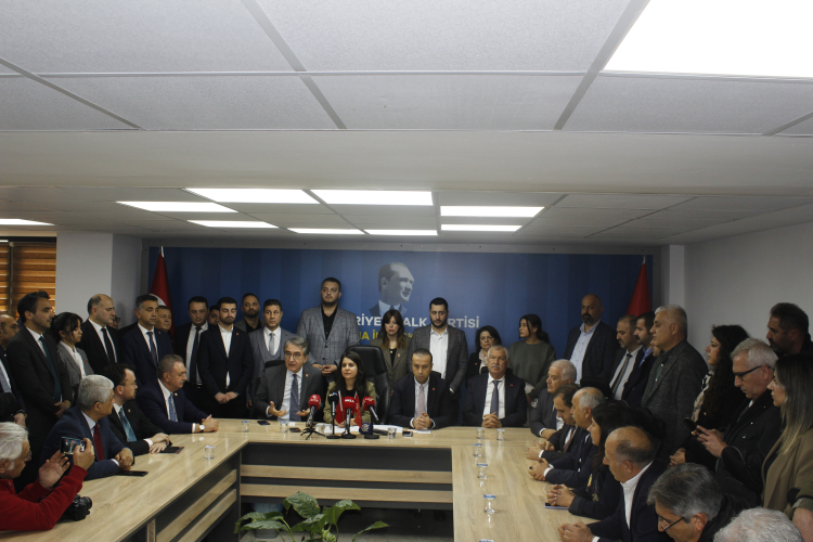 Cumhuriyet Halk Partisi Adana’da ekonomik sorunları masaya yatırdı