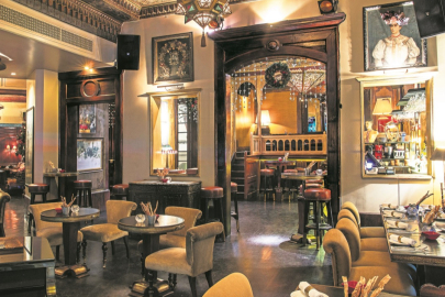 İstanbul gece hayatının ünlü ismi Zihni Bar’ın kurucusu Zihni Şardağ hayatını kaybetti