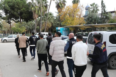 Mersin'de kuyumculara sahte altın satan 6 kişilik şebeke çökertildi