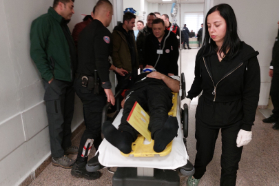 Samsun’da şüpheliyi kovalayan polis çatıdan düşerek yaralandı