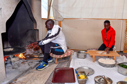 Uluslararası Mersin Maratonu’na katılacak Kenyalı maratoncular, yerel lezzetleri keşfediyor