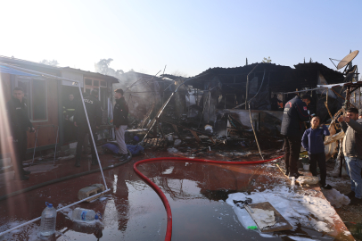 Hatay'da depremzedelerin kaldığı konteynerlerde yangın çıktı