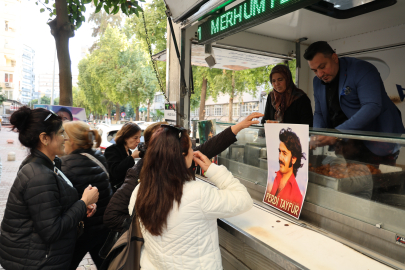 Ferdi Tayfur'un anısına Adana'da 5 bin kişiye lokma dağıtıldı