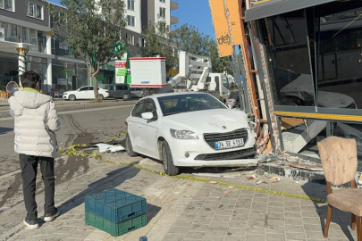 Adana’da otomobil ve motosiklet çarpıştı: 1 ölü, 3  yaralı