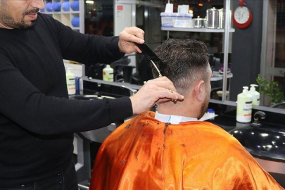 Erkeklere büyük şok! Berber fiyatlarına 2025 yılıyla birlikte büyük zam yapıldı