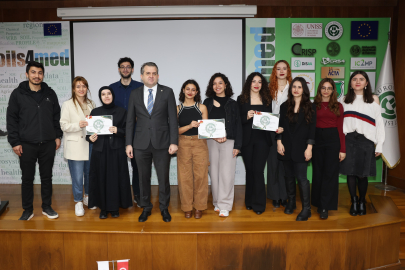 Çukurova Üniversitesi Mimarlık öğrencileri yaratıcılıklarını ‘Yaşam Alanı Tasarımı’ ile ortaya koydu