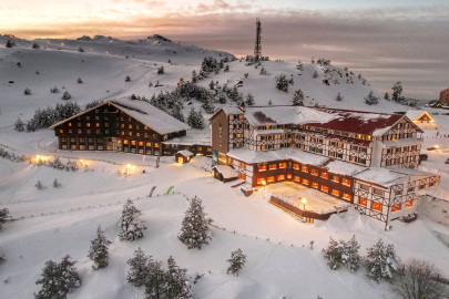 Doğayla iç içe lüks Grand Kartal Otel’in ahşap mimarisi yangında küllere döndü