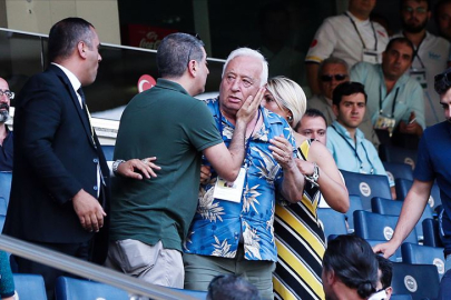 Fenerbahçe ve A Milli Takım'ın eski futbolcusu Ogün Altıparmak vefat etti