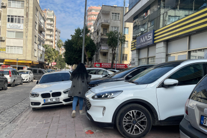 Adana'da kaldırımlar araç sahiplerinin oldu!