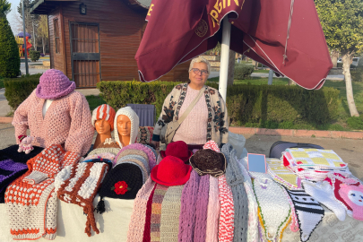 Yüreğir’de emekçi kadınlar, el yapımı ürünlerle ekonomiye katkı sağlıyor