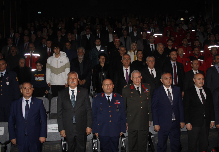Adana'da 6 Şubat 2023 depreminde hayatını kaybeden öğretmen ve öğrenciler dualarla anıldı 