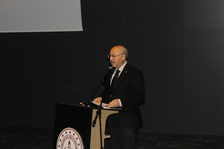 Adana'da 6 Şubat 2023 depreminde hayatını kaybeden öğretmen ve öğrenciler dualarla anıldı 