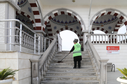 Yüreğir Belediyesi ibadethane temizliğiyle vatandaşlardan tam not alıyor