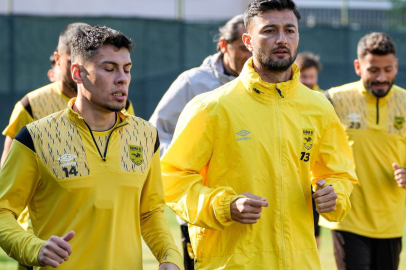 Bulut Yeşil İnşaat Adana 01 FK şampiyonluk için kenetlendi!