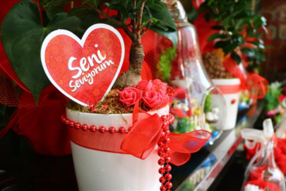 Sevgililer Günü ne zaman? Sevgililer Günü sözleri ve sevgiliye alınacak hediyeler