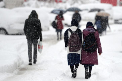 İstanbul'da yarın okullar tatil mi? 13 Şubat okullar kar yağışı dolayısıyla tatil edilecek mi?