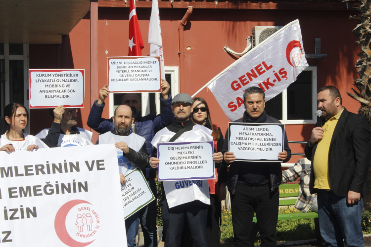 Adana'da diş hekimleri çalışma koşullarının iyileştirilmesi için iş bıraktı 