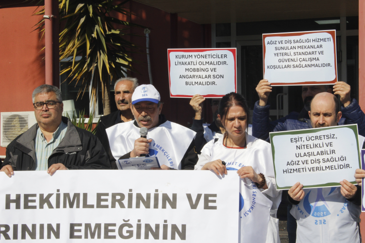Adana'da diş hekimleri çalışma koşullarının iyileştirilmesi için iş bıraktı 