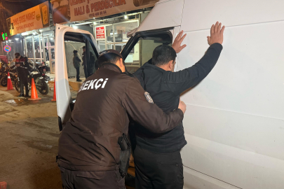 Adana polisi suçlulara göz açtırmıyor: 63 aranan zanlı yakalandı