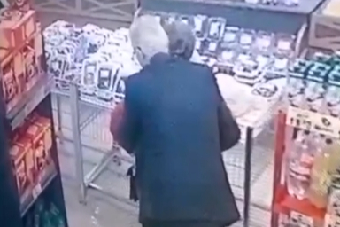 Adana'da boğazına kuru yemiş takılan kadın heimlich manevrasıyla  kurtarıldı