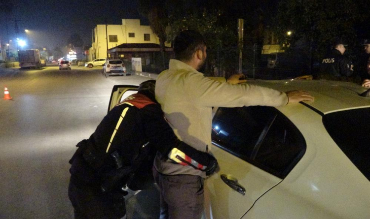 Adana'da 'Huzur' uygulaması 6 noktada güvenlik denetimi yapıldı 3