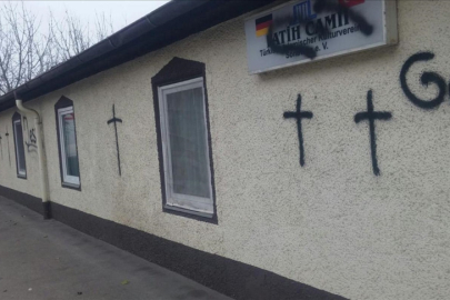 Almanya'da camilere yönelik saldırılar devam ediyor