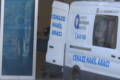 Antalya'da bıçaklı kavga: Bir kişi hayatını kaybetti