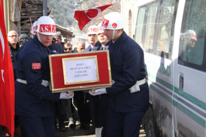 Şehit oğlunu uğurlayan baba: Asker oğlum vatana helal olsun