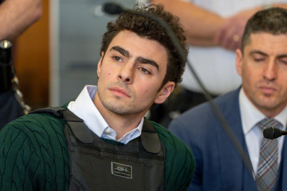 UnitedHealthcare CEO'sunu öldürmekle suçlanan Luigi Mangione New York mahkemesine çıkacak