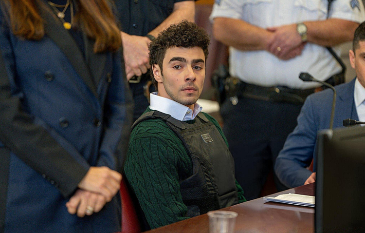 UnitedHealthcare CEO'sunu öldürmekle suçlanan Luigi Mangione New York mahkemesine çıkacak 2