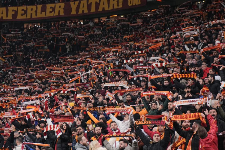 CANLI  Süper Lig'de Galatasaray - Fenerbahçe 4