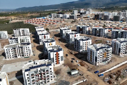 Dörtyol'da deprem konutları inşaatı hızla devam ediyor