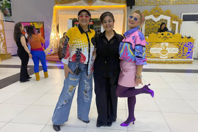 Hataylı depremzedeler için düzenlenen ‘Moral Desteği Gecesi’nde 90’lar rüzgârı esti