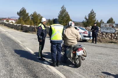 Mersin'de asayiş ve trafik uygulamasında 94 firari hükümlü yakalandı