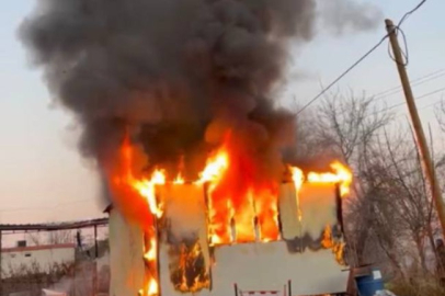 Çekmeköy’de mobilya atölyesinde yangın: 3 katlı bina kullanılamaz hale geldi