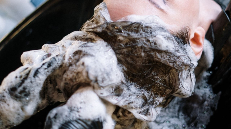 sık sık saç yıkamak