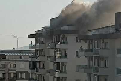 Aliağa’da 7 katlı binada yangın paniği