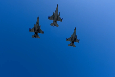 Kadirli’nin Kurtuluşunun 105. yılında F-16’lar gökyüzünü şenlendirdi