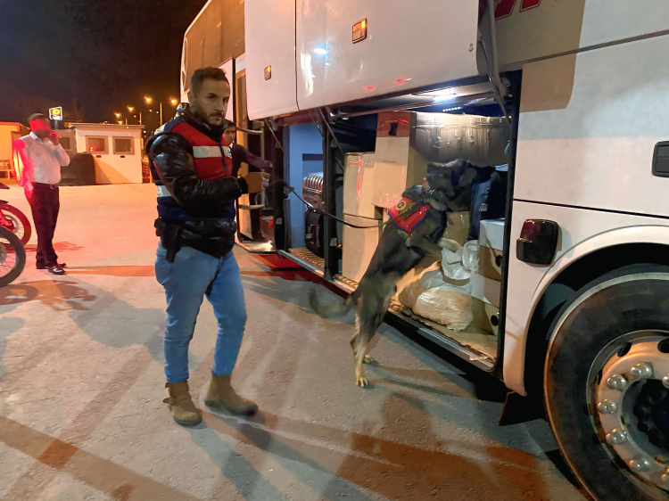Mersin’de jandarmadan geniş kapsamlı trafik ve asayiş denetimi 3