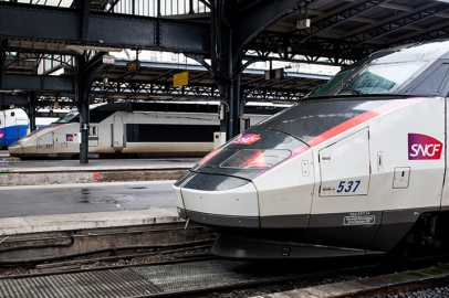 Paris’te tren raylarında 2. Dünya Savaşı’ndan kalma bomba bulundu