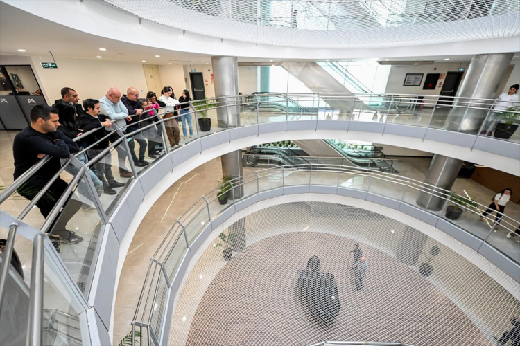 Mersin'de otizmli piyanist belediye binasında resital sunuyor 4