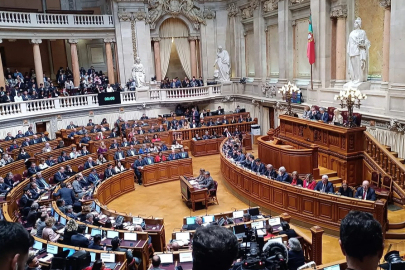 Portekiz'de hükümet yolsuzluk iddialarıyla düştü