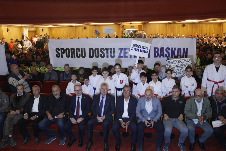 Adana Büyükşehir Belediyesi, 432 Amatör Spor Kulübüne 14.500.000 TL yardım yaptı